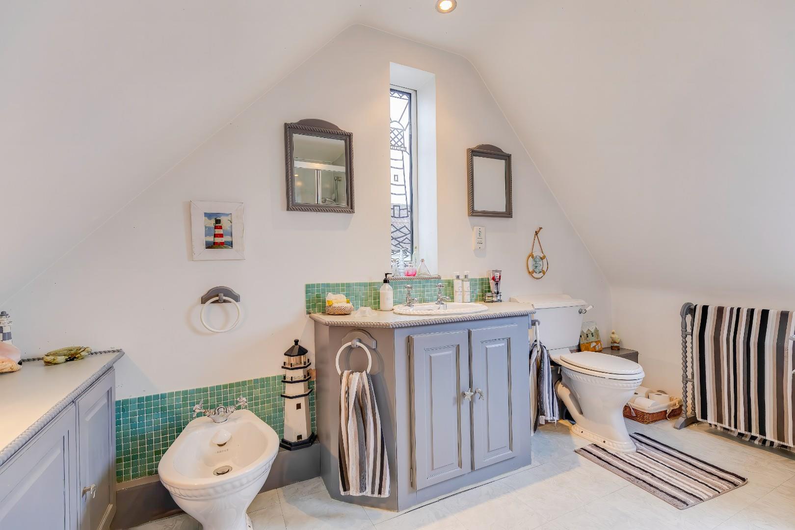 43 Highwalls Avenue, Dinas Powys, CF64 4AQ